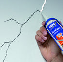 Ilustração de como a massa acilica "juntas e fendas flex" pode ser utilizada em fendas.