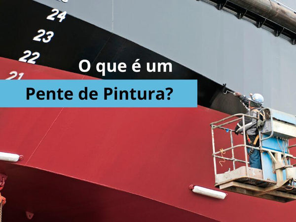 Imagem de pintor profissional a pintar um barco, podendo-se ler o texto "O que é um pente de pintura?", já que a imagem ilustra um artigo de blogue com esse título.