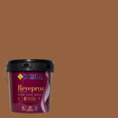 Embalagem da tinta para exteriores REVEPROA MATE SEDA sob um fundo que ilustra a cor CARBALLO do catálogo de cores para fachadas da marca Pinturas Proa.