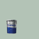 Lata do Hempel's Epoxy Filler sobre um fundo cinzento claro, cor identificada pelo fabricante com o número 19810.