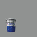Lata do Hempadur Speed-Dry ZP 650 17650 da Hempel sobre um fundo cinzento, cor identificada pelo fabricante com o número 17720, que corresponde ao código RAL 7042.