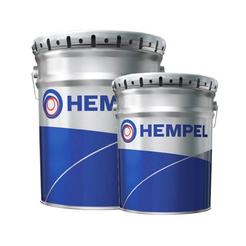 Duas latas de Hempathane Fast Dry, com o logótipo da Hempel.