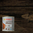 Embalagem do Lasur Acetinado Proaqua da Proa sobre um fundo de madeira WENGUÉ.