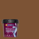 Embalagem da tinta para exteriores REVEPROA ACETINADA sob um fundo que ilustra a cor SANTIAGO do catálogo de cores para fachadas da marca Pinturas Proa.