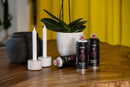 Vaso e velas pintadas com o Spray Marble Effect da Montana Colors.