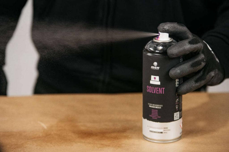 Lata de Spray MTN PRO Solvent, da Montana Colors. Este produto é ideal para desobstruir difusores de pulverizadores de pintura.