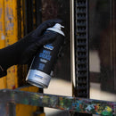 Pormenor de aplicador a utilizar o Spray White Grease da Montana Colors. Trata-se de um spray de massa teflon com propriedades antioxidantes e lubrificantes.