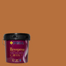 Embalagem da tinta para exteriores REVEPROA MATE SEDA sob um fundo que ilustra a cor VALDEORRAS do catálogo de cores para fachadas da marca Pinturas Proa.