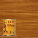 Lata do verniz para madeira de base aquosa da Proa sobre um fundo que replica a madeira de cor SAPELLI.